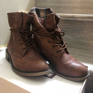 Miss Saprano moto boots